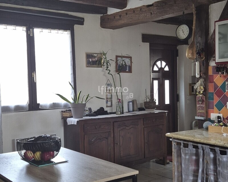 Maison de ville - Angle de la cuisine donnant sur l entrée