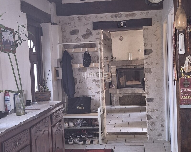 Maison de ville - Vue plongeant de la cuisine vers le salon-séjour