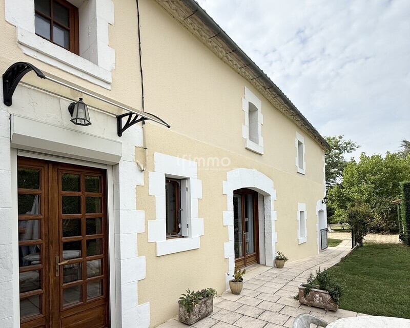 Grande maison de village avec parc et étang - Img 2465