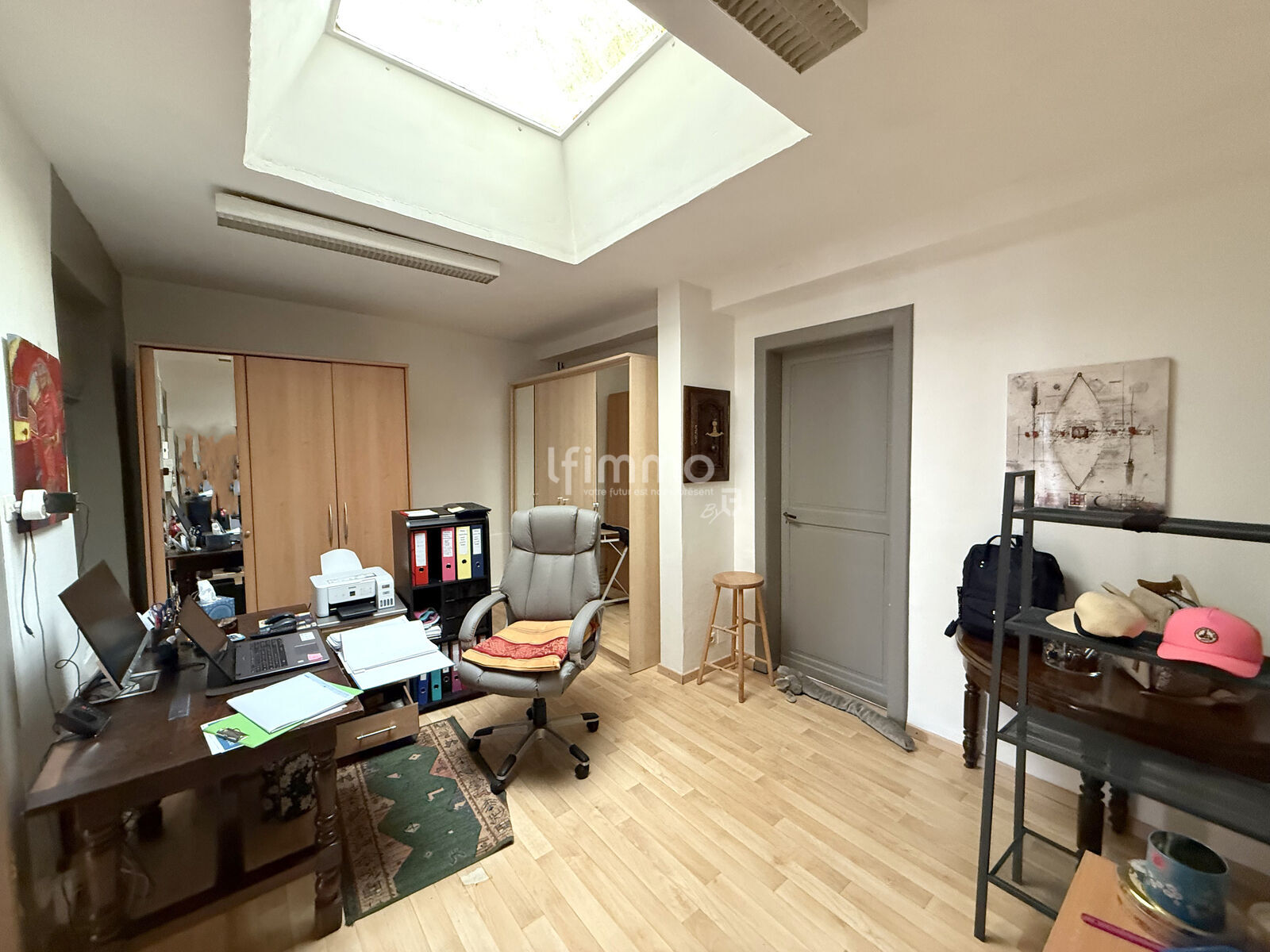 Vends à Boulay, immeuble avec magasin + appart. neuf 100m2  - Bureau local1