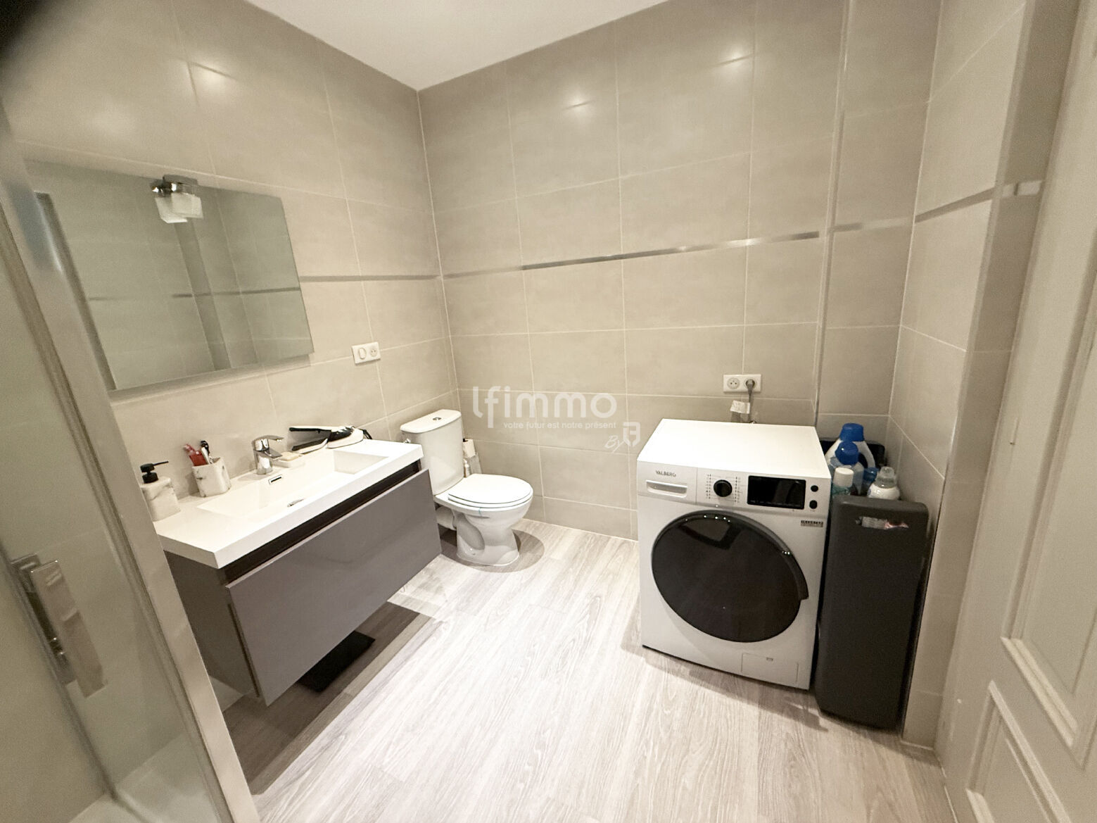Vends à Boulay, immeuble avec magasin + appart. neuf 100m2  - Salle bain
