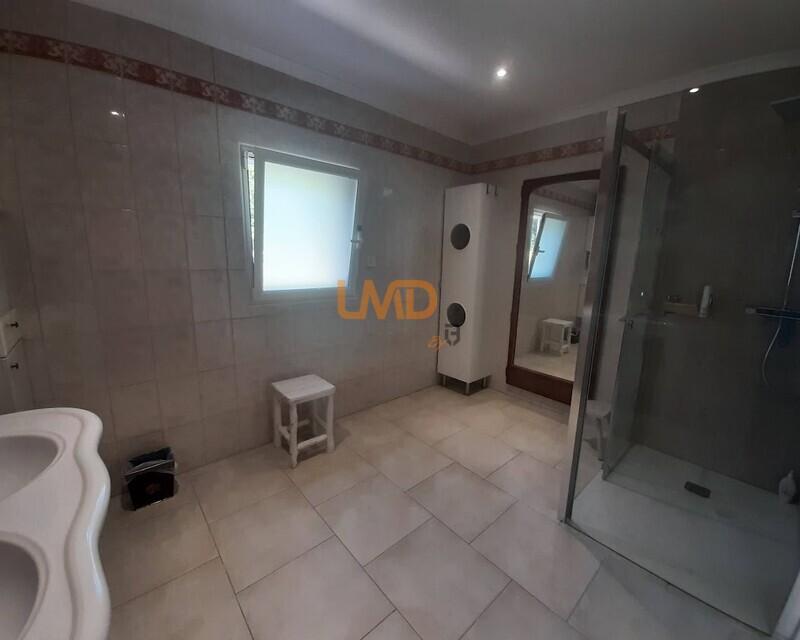 Maison contemporaine  avec vue sur la porte des Cévennes  - 20250609 111909