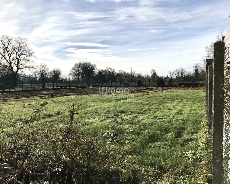 Terrain constructible de 1438m²  - 95179eee-7ed4-43c9-b850-e0ef71c40219