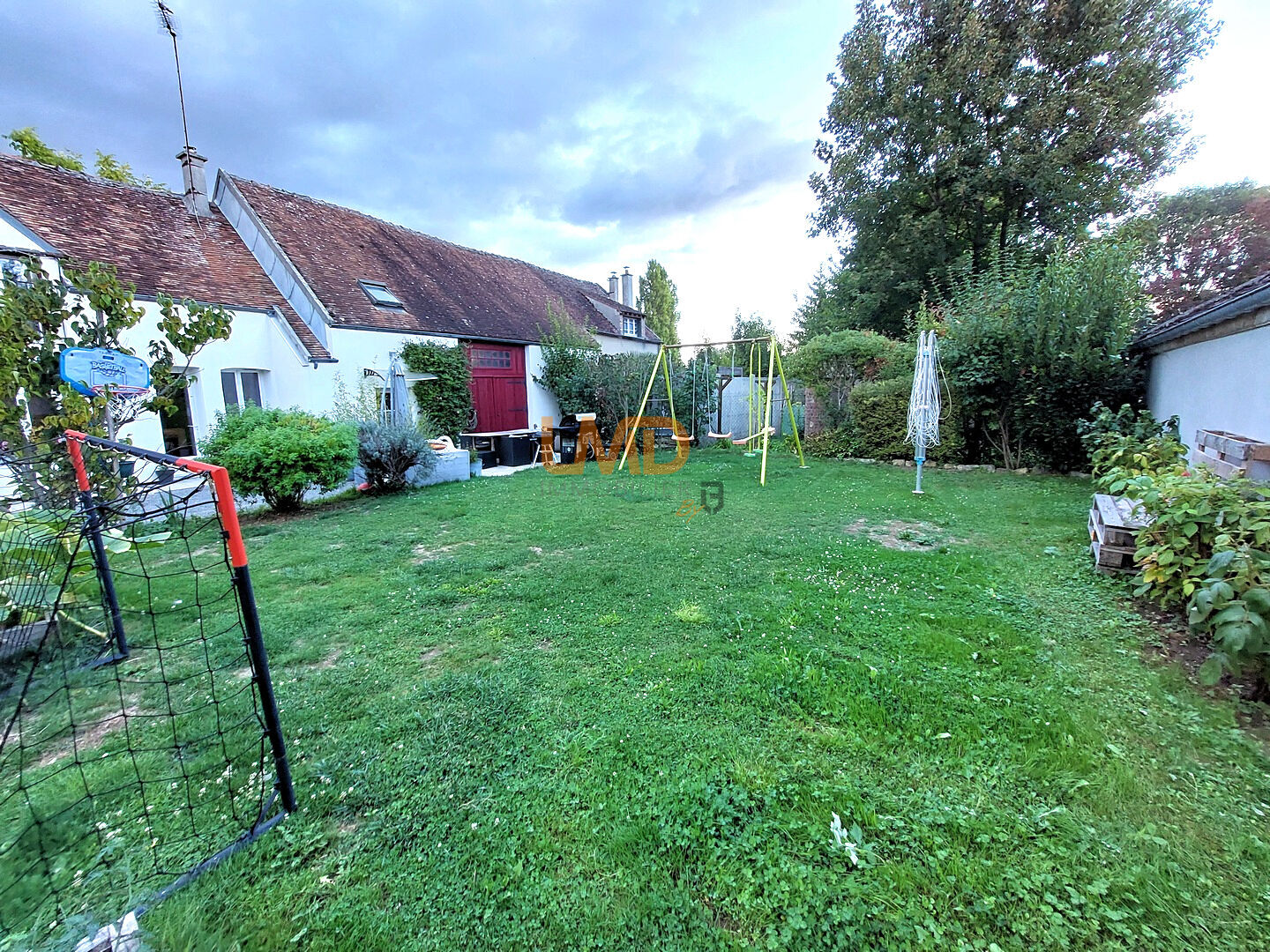 Bray-sur-Seine, maison rénovée plus grange sur terrain clos. - 2.1