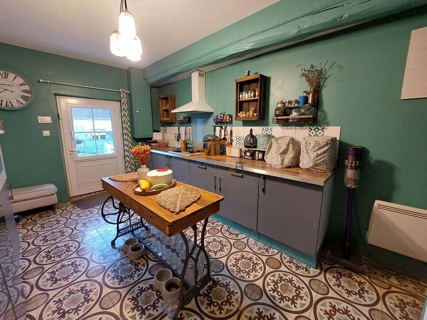 Bray-sur-Seine, maison rénovée plus grange sur terrain clos. - 20250901 182535