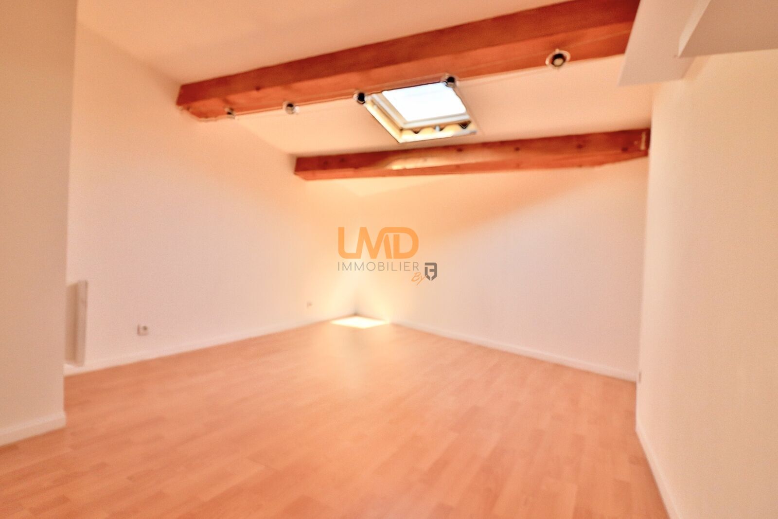 Le Luc: belle maison de ville T4 107m2 aucun travaux - 090d42a8-171a-478b-aed1-9b283e3a101c 1 201 a