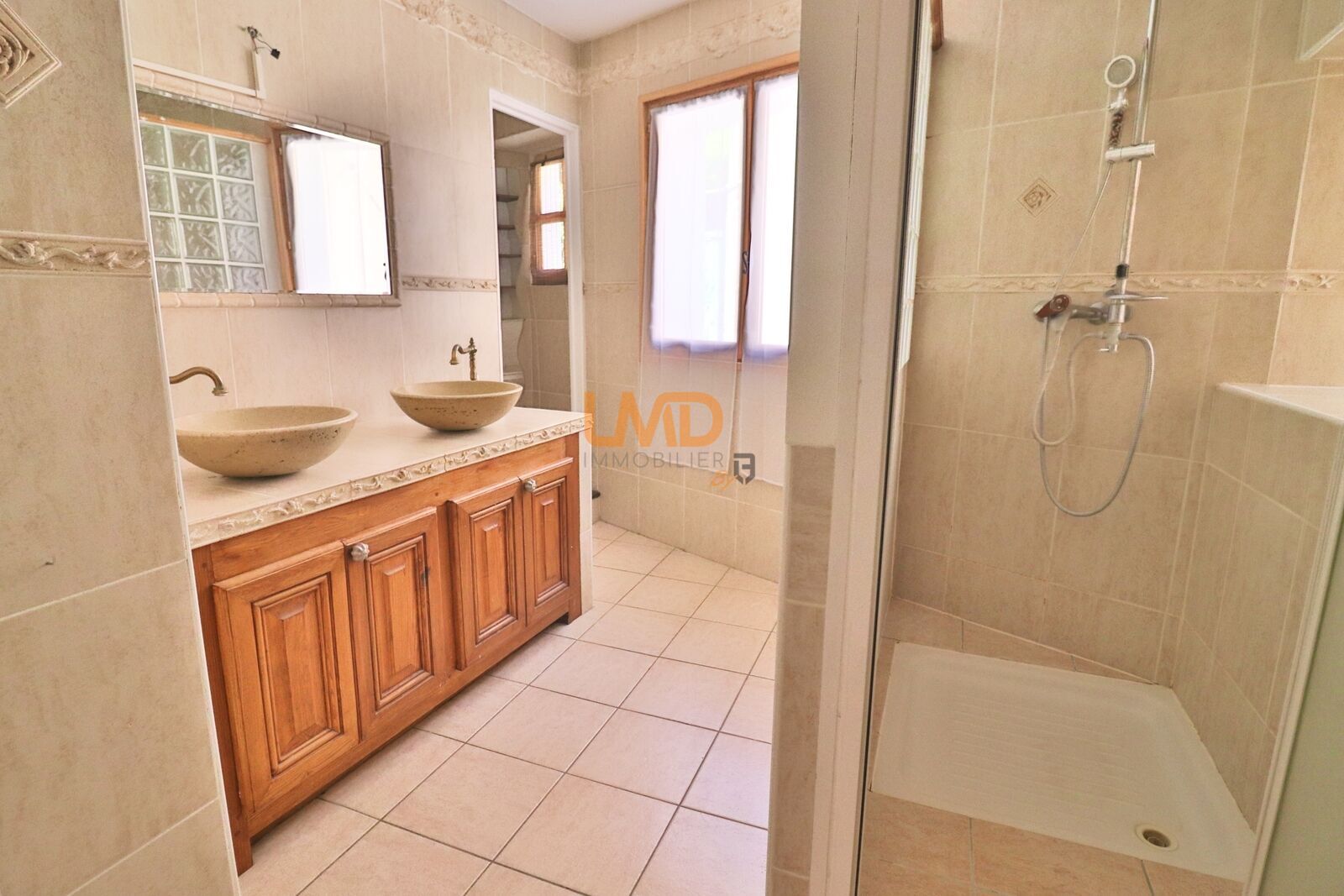 Le Luc: belle maison de ville T4 107m2 aucun travaux - 199168fe-9f5f-475e-b14e-26047bc8d3aa 1 201 a