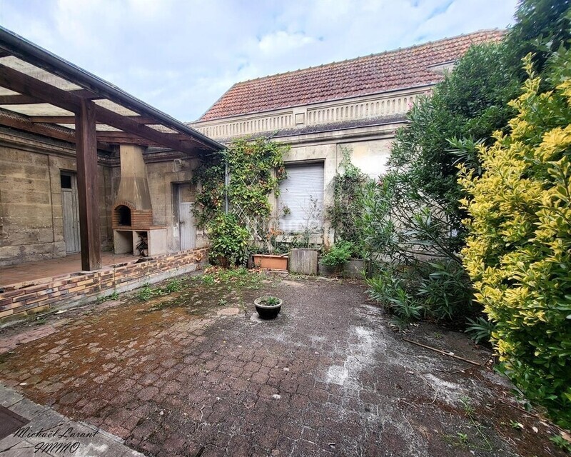 Grande maison de maître – Centre de Saint-Médard-en-Jalles - 20250908 093351-001