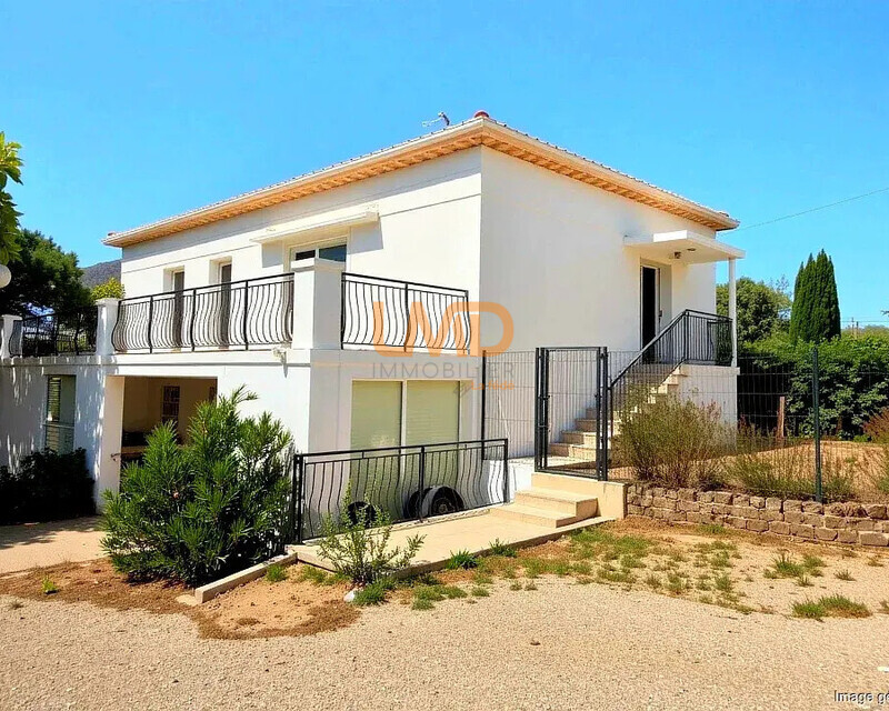 Magnifique villa R+1 rénovée - Ia generated 1775563914