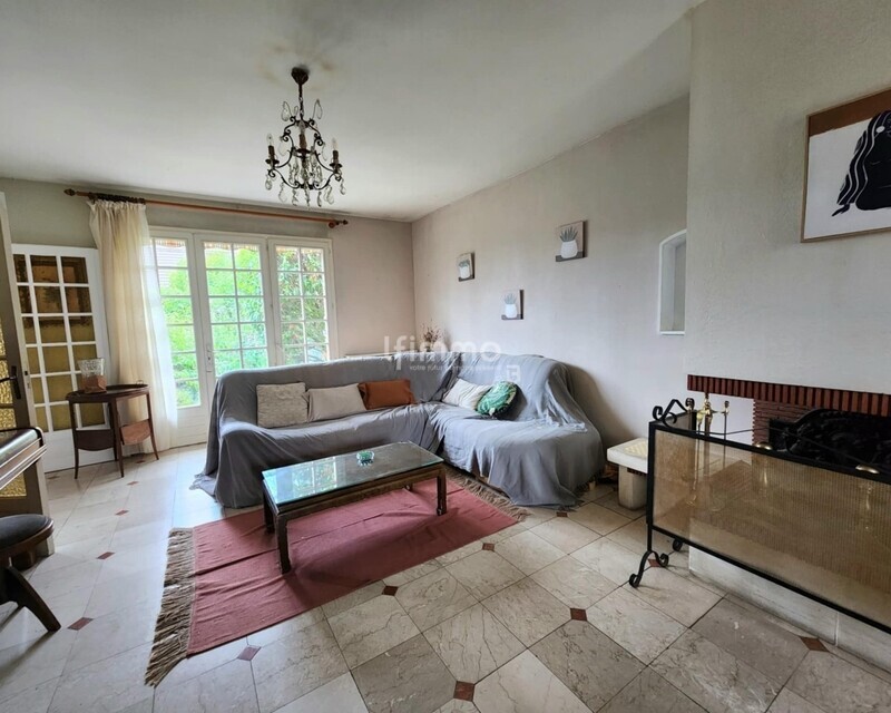 Maison et quartier familial - 01c1b27a-52e5-4d5a-9898-18b84a486fa5