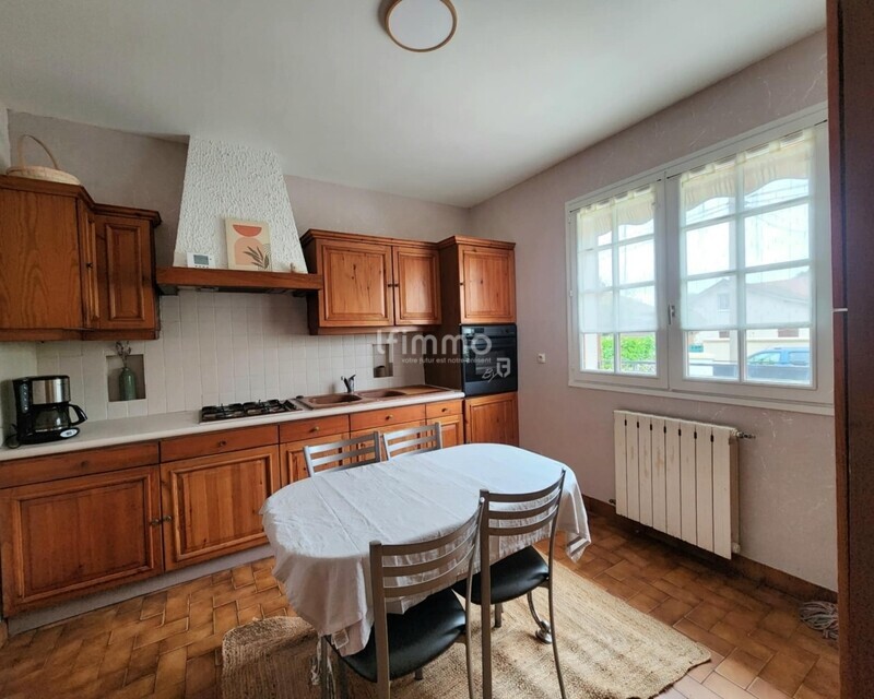 Maison et quartier familial - 5f170dbf-6c54-4ba3-9577-24522f05ddfc