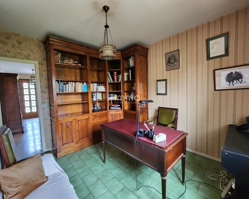 Maison et quartier familial - 21259524-a333-469c-acea-fef8e76d867b