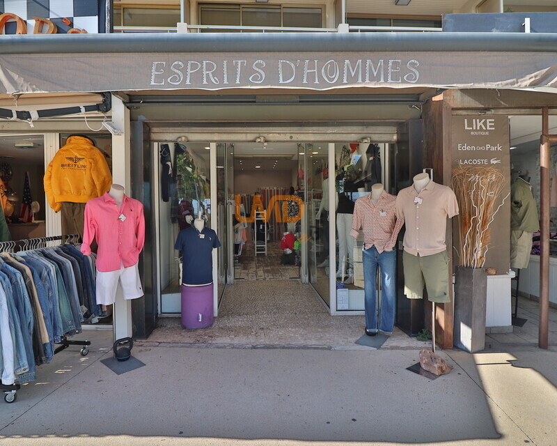 Magasin Prêt à porter - Equipement à la personne - sur le Port - Img 2660