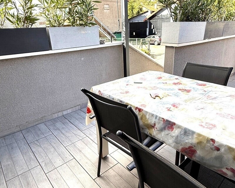 Maison avec grand atelier – Idéale artisan ou bricoleur passionné ! - Img 0932