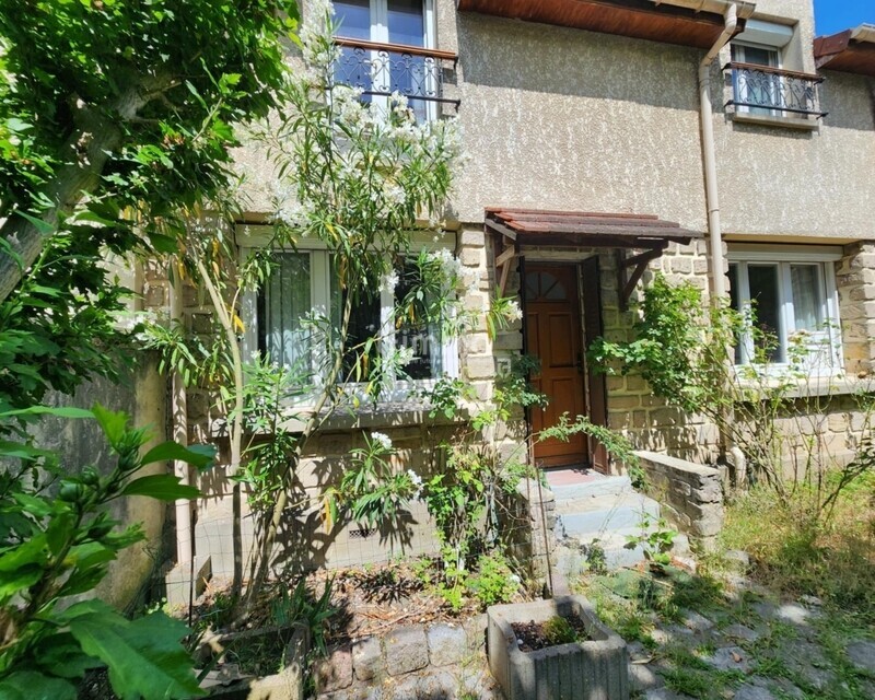 Maison familiale avec jardin et dépendance - 5120e3ae-e0d1-4ff6-b49a-ea771057433a