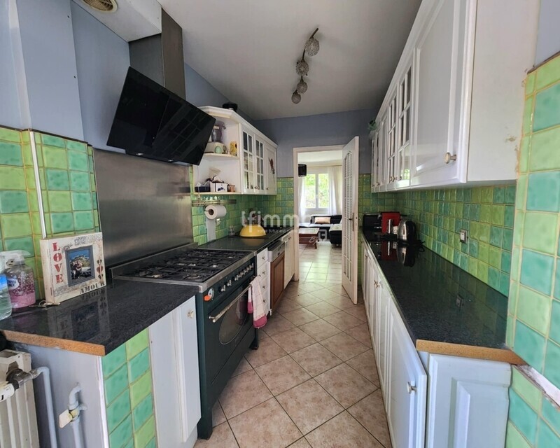 Maison familiale avec jardin et dépendance - E9de7b8a-46cd-432c-abe3-81661f6d55c5