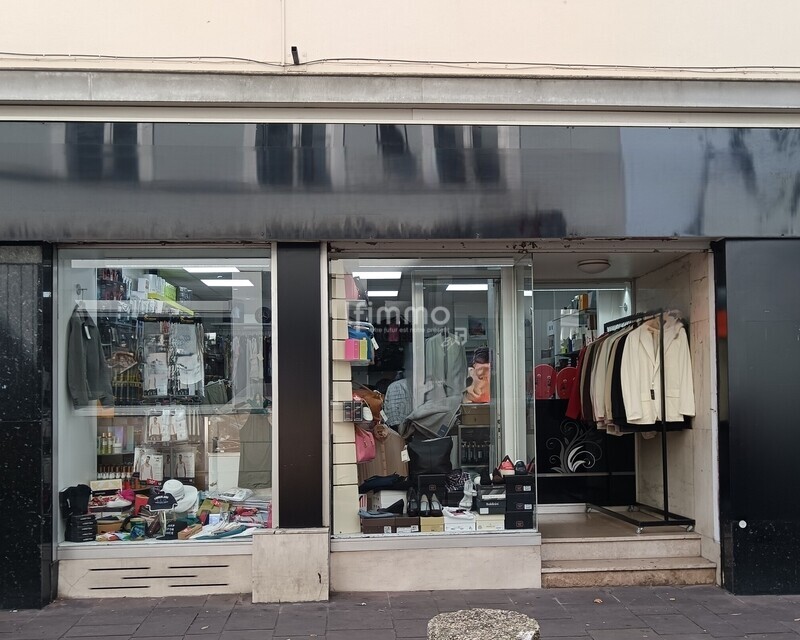 A vendre local commercial en plein centre  historique de Mulhouse - Img 20250914 022250 2