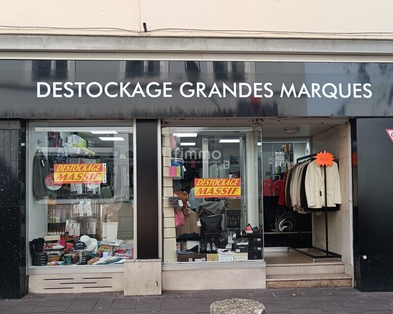 A vendre local commercial en plein centre  historique de Mulhouse - Img 20250914 022250