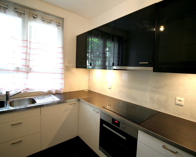 Grand deux pièces en rdc - 23 bd Galliéni - Img 3080