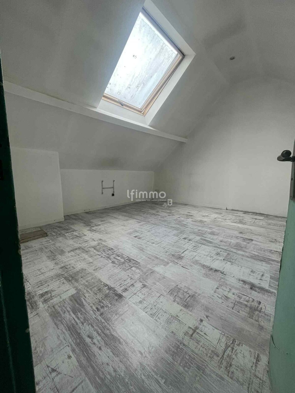 maison semi mitoyenne - 19ba996f-6eaa-4f26-843e-46f55346309f