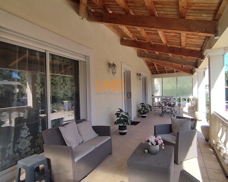 Maison plain pied avec studio attenant - Maison avec terrain , proche Nimes