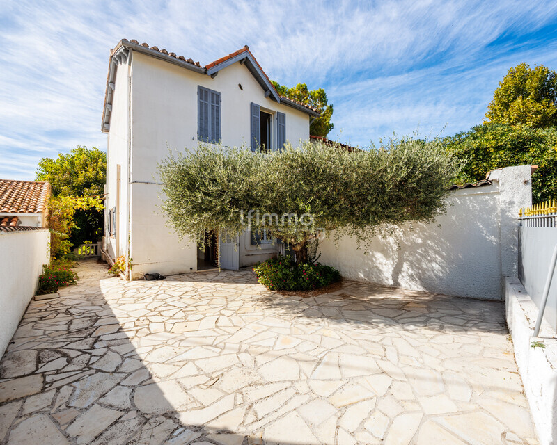 Coeur Plan de Cuques - Maison de caractère  - 5P - 93 m2  - Pdc-12