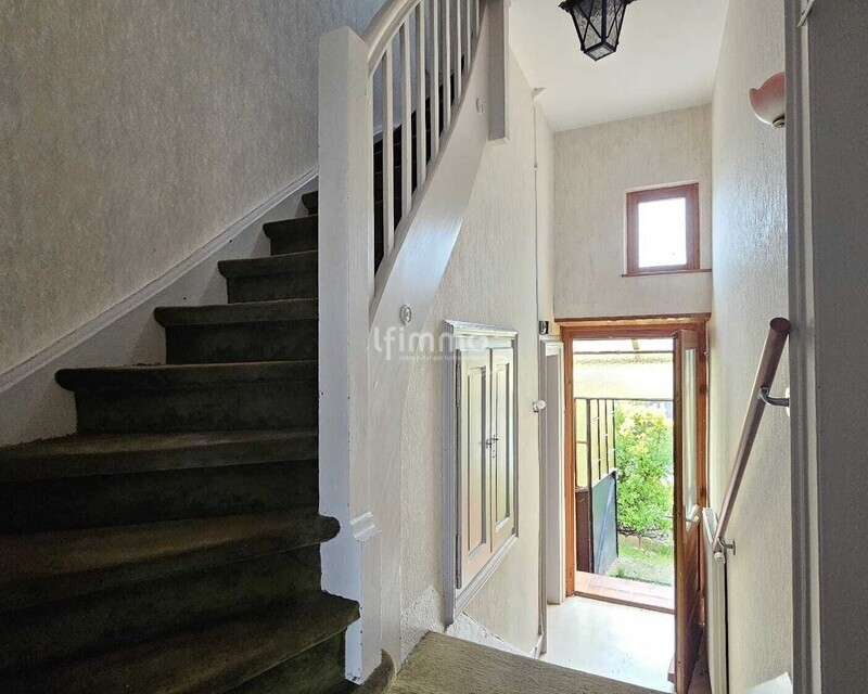 Maison des mines mitoyenne avec travaux - Dégagement