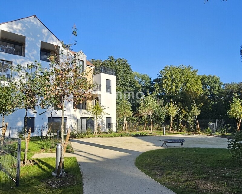 Charmant Appartement État Neuf en Rez-de-Jardin - Vue cours résidence