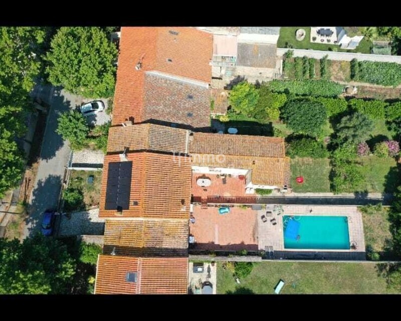 Propriété de caractère avec piscine et gîtes et garage - Img-20250930-wa0023