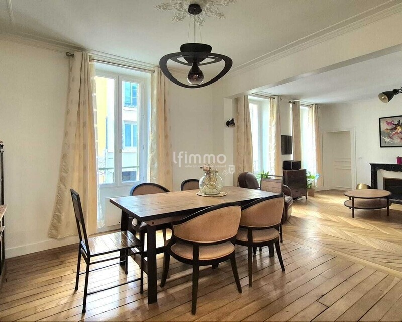 Appartement de charme de 84.32 m² - quartier privilégié  - Double séjour st