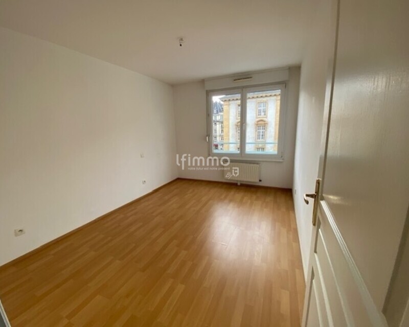 Appartement F2 avec cave et garage - Img 6516