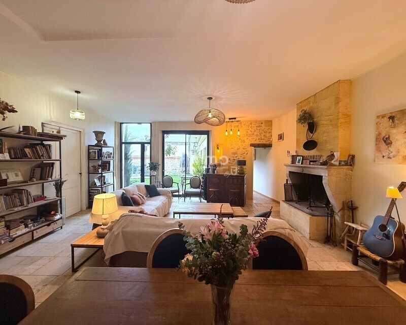 Maison de ville - 150 m2 - Transports et commerces à pied - Img 1573