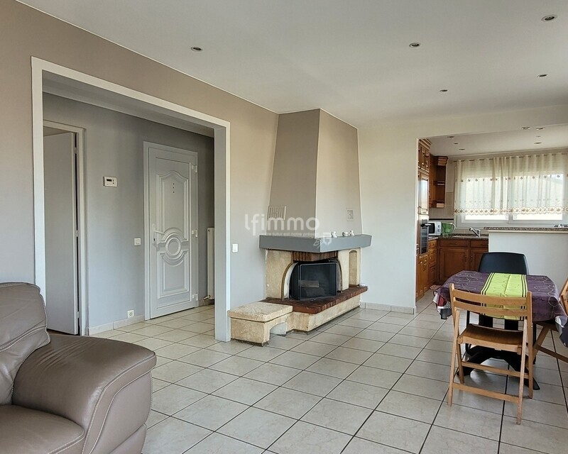 Appartement 4 pièces avec jardin et garage privatif - 20251104 111909