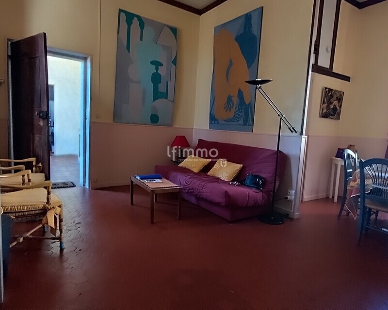 Immeuble : 4 appartements plus dépéndances plus terrain. - 1