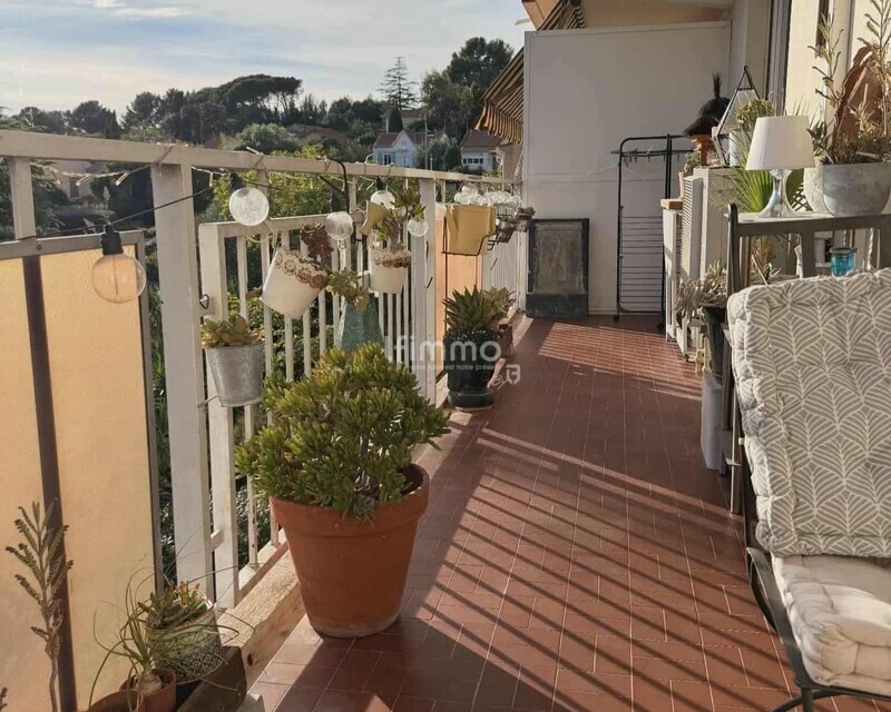 Toulon Ouest Appartement F3 / balcon Sud / Ascenseur  - Balcon publicite