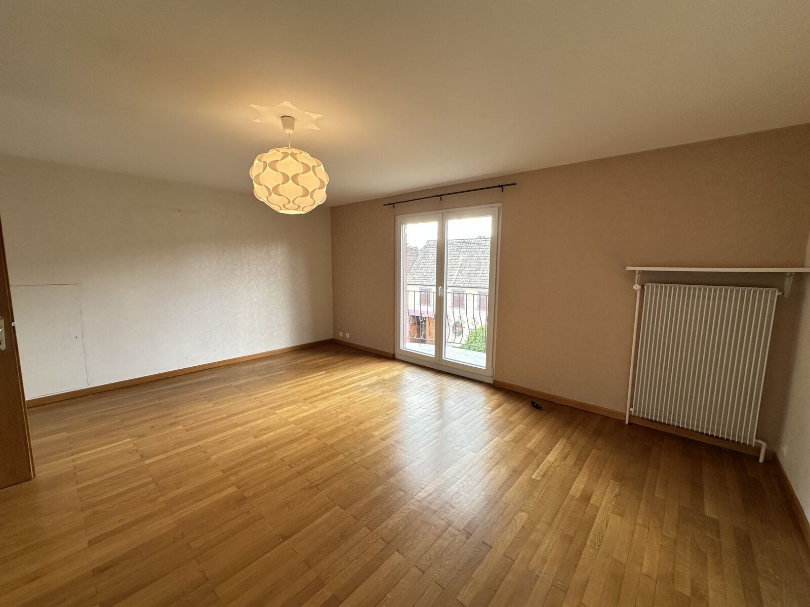 Belle maison  sur 10 ares de terrain - Img 0162  002