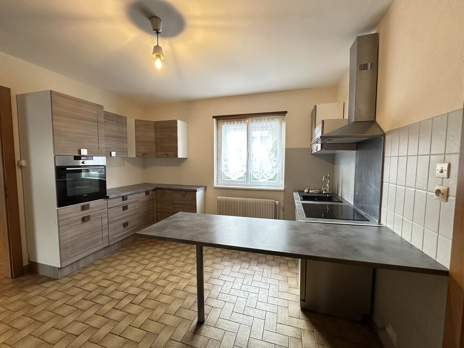 Belle maison  sur 10 ares de terrain - Img 0139  002