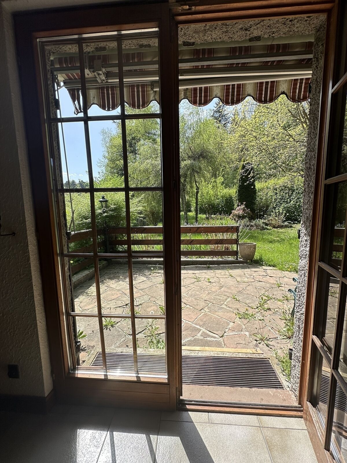 Belle maison au bord de la rivière - Img 5026  002