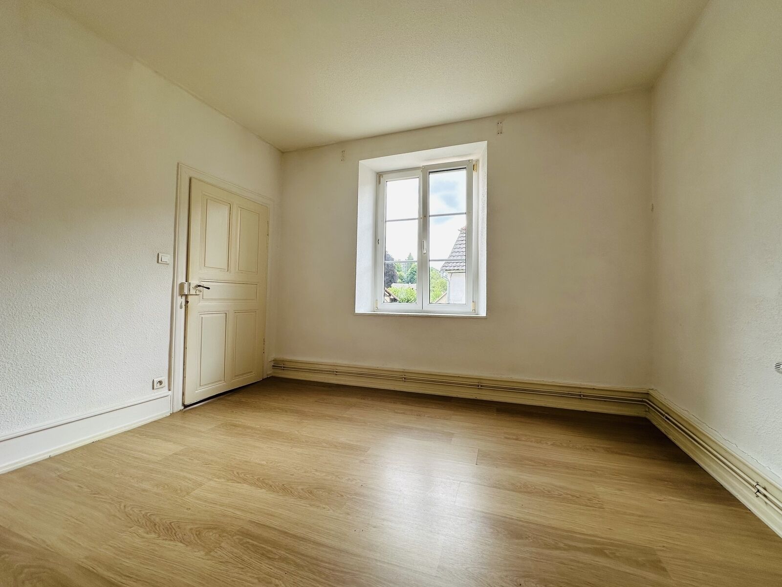 Appartement  avec jardin et parkings - Img 7747  002