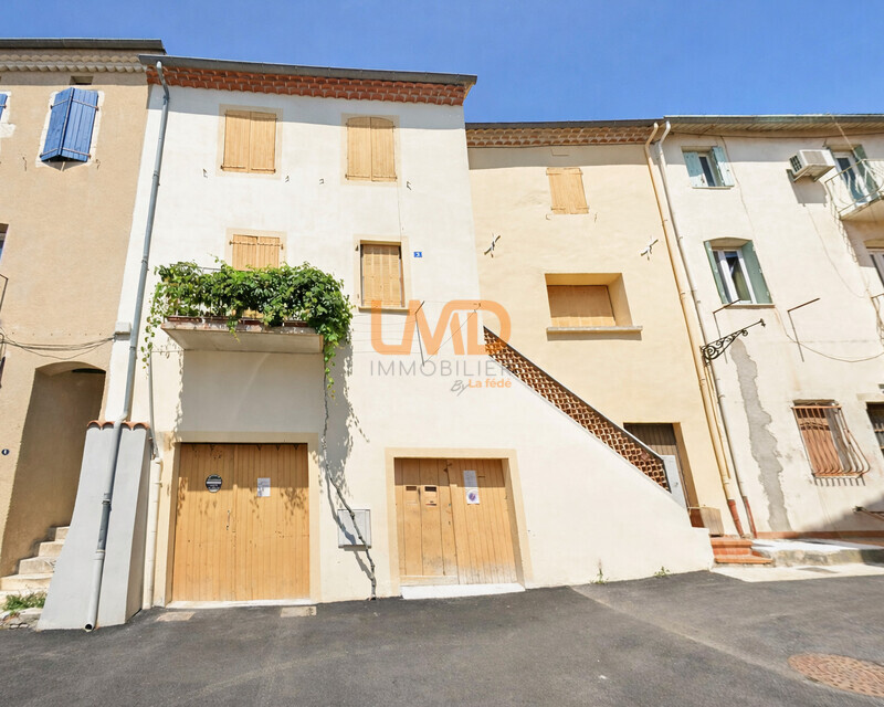 Maison de ville à rénover, fort potentiel. - Façade