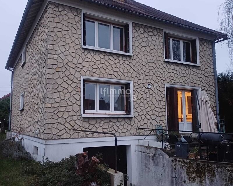  En exclusivité Maison 7 pièces  - Img-20251127-wa0003