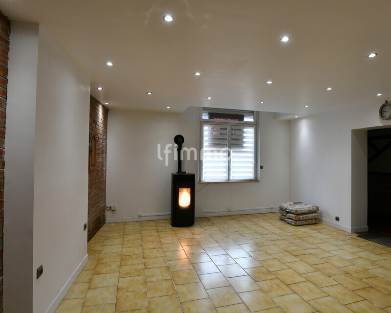 Maison semi individuelle 6 pièces. - Q4