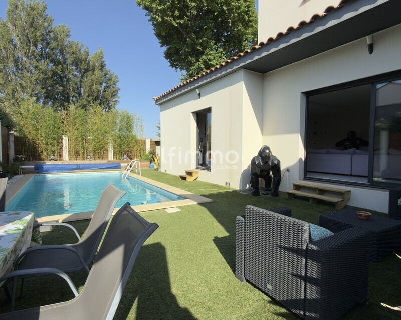 Maison 3 faces de 140 m2 avec 3 suites parentales - piscine - Img 1005