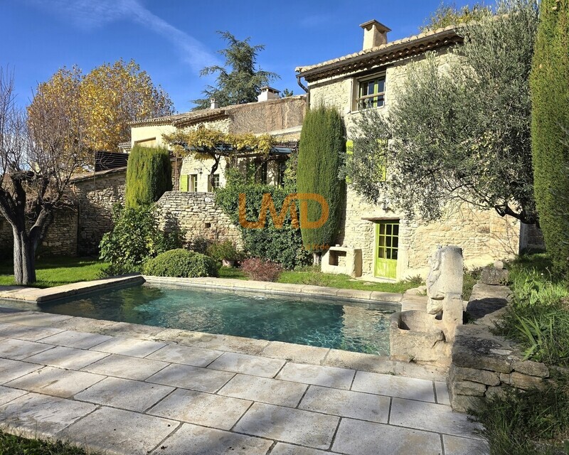 Authentique mas du 18ᵉ à Gordes avec piscine et vue panoramique - 01
