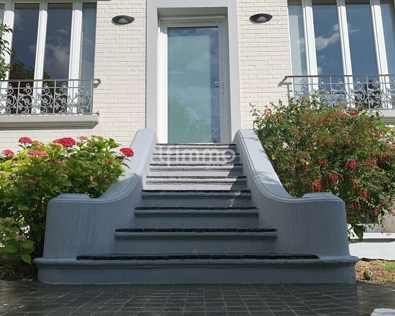 Demeure familiale de 185m2 avec 8 pièces - Bry 1