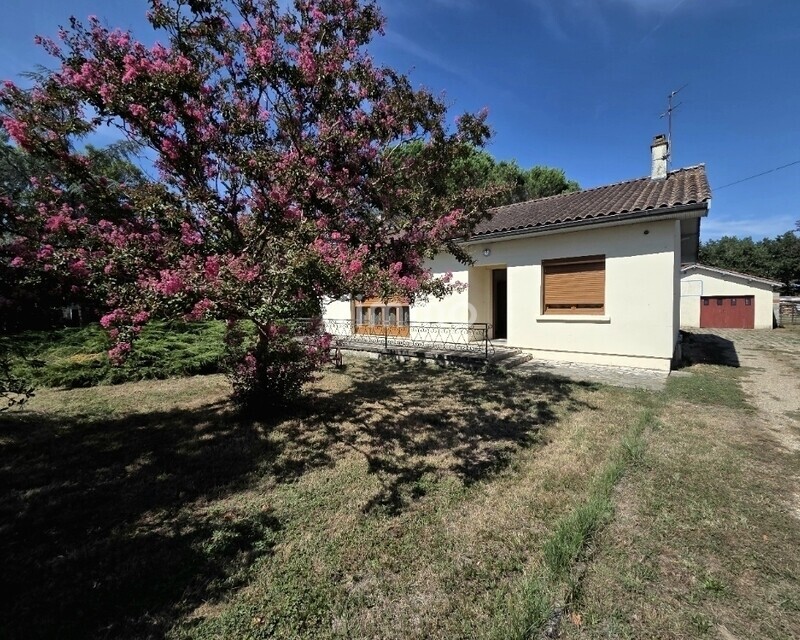  Maison individuelle avec double garage sur 2 112 m² de terrain arboré - 20260818 155557