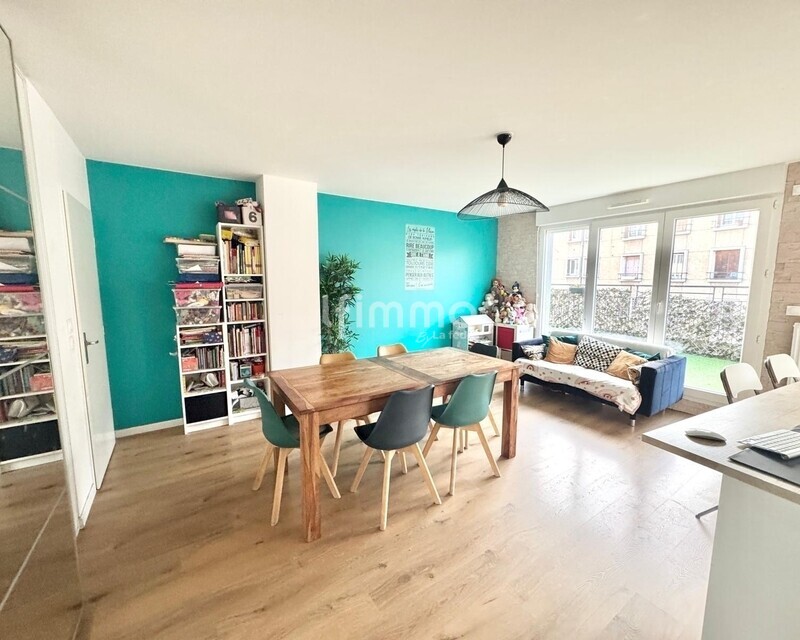 Appartement 5 pièce à Bagnolet Limite Les Lilas - Séjour gn2