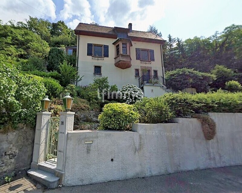 Maison de maître à rénover avec garages à Thann (68800) - Facade