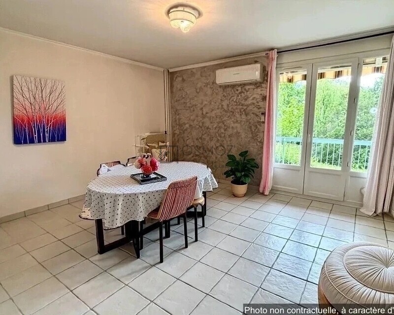 Appartement T5 de 98 m2 avec terrasse,garage et vue sur Crussol  - Img 9546