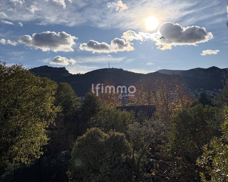 Maison de 105m2 à rénover sur sa parcelle de 500m2 - St Menet 13011 - Img 2137